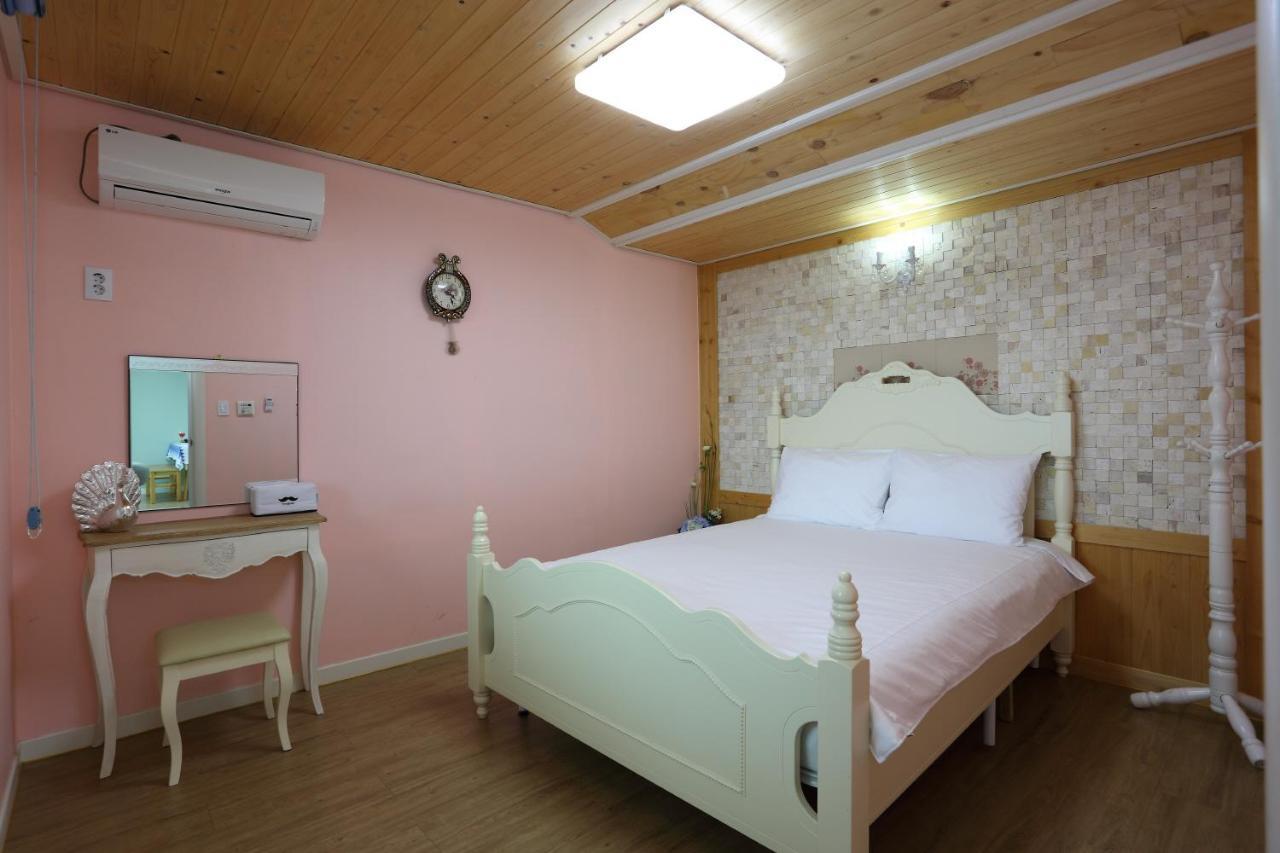 Montmartre Villa Namhae Exterior photo