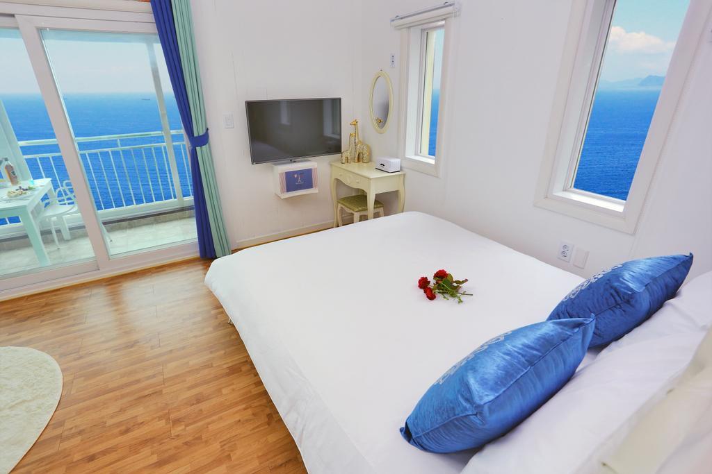 Montmartre Villa Namhae Exterior photo
