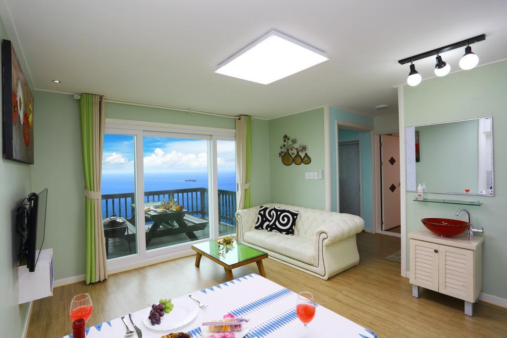 Montmartre Villa Namhae Exterior photo