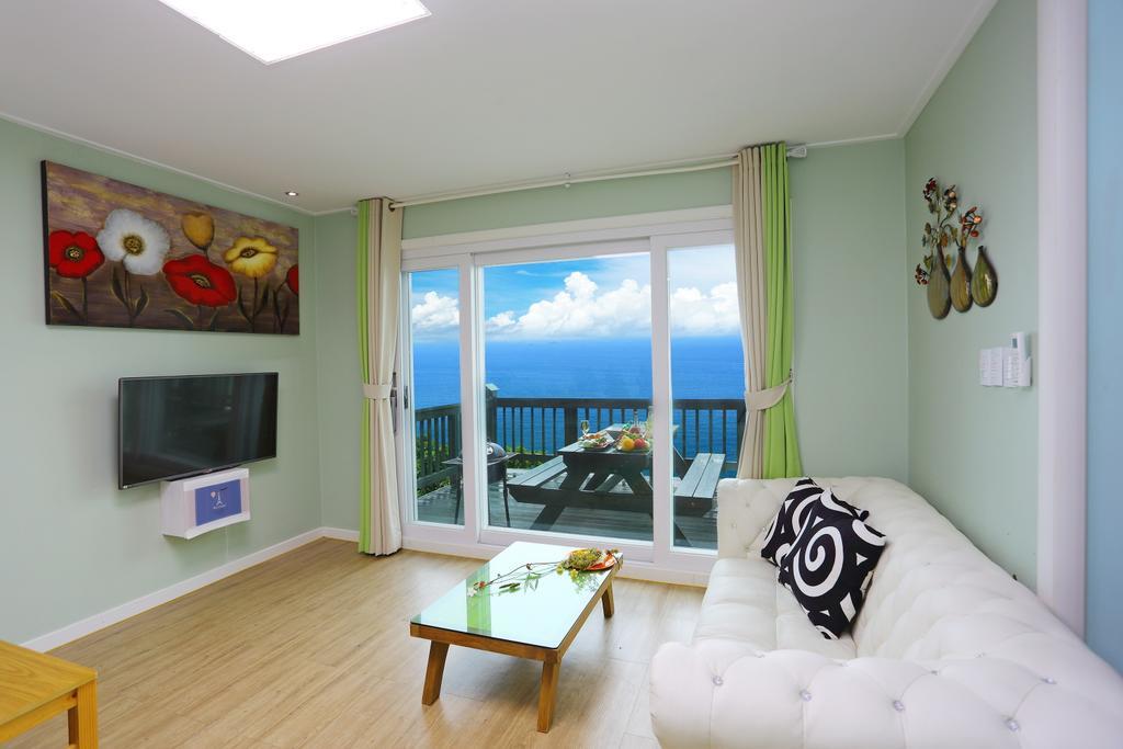 Montmartre Villa Namhae Exterior photo