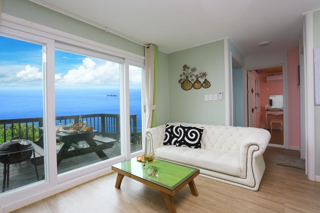 Montmartre Villa Namhae Exterior photo